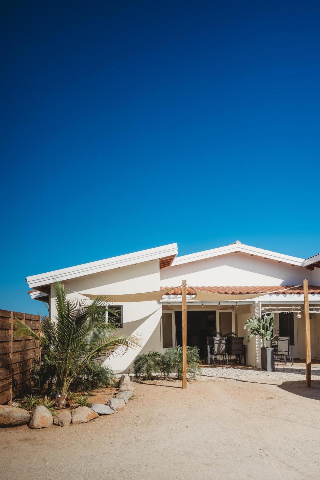 Pura Vida Aruba Appartement Palma Noord Exterior photo